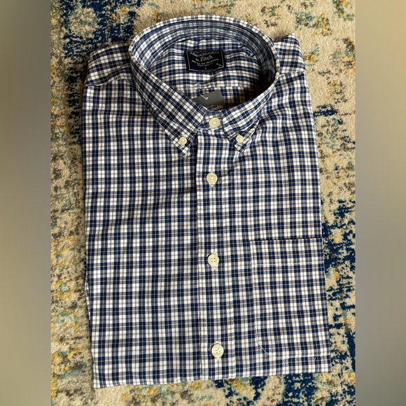 NWT Abercrombie & Fitch Long-Sleeve Plaid Button-Up Shirt - Picture 2 of 9